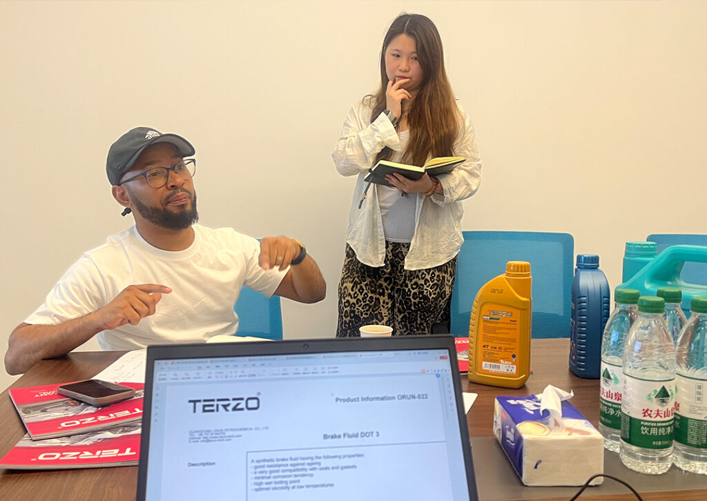 Solusi Oli Mesin yang Disesuaikan untuk Pasar Otomotif Afrika Pelumas TERZO Customized Engine Oil Solutions for African Automotive Market TERZO Lubricants