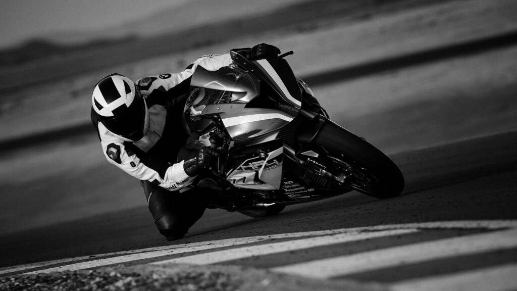赛车 4T 摩托车而使用的 TERZO 摩托车机油 4T 5W-40 Racing 4T Motorcycle while used TERZO Motorcycle Oil 4T 5W-40